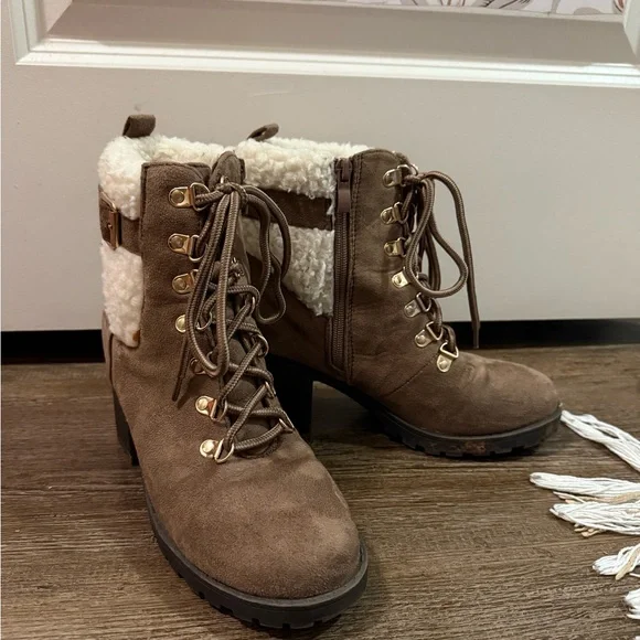 Brown Suede Ankle Boots with Shearling Lining - Picture 3 of 6